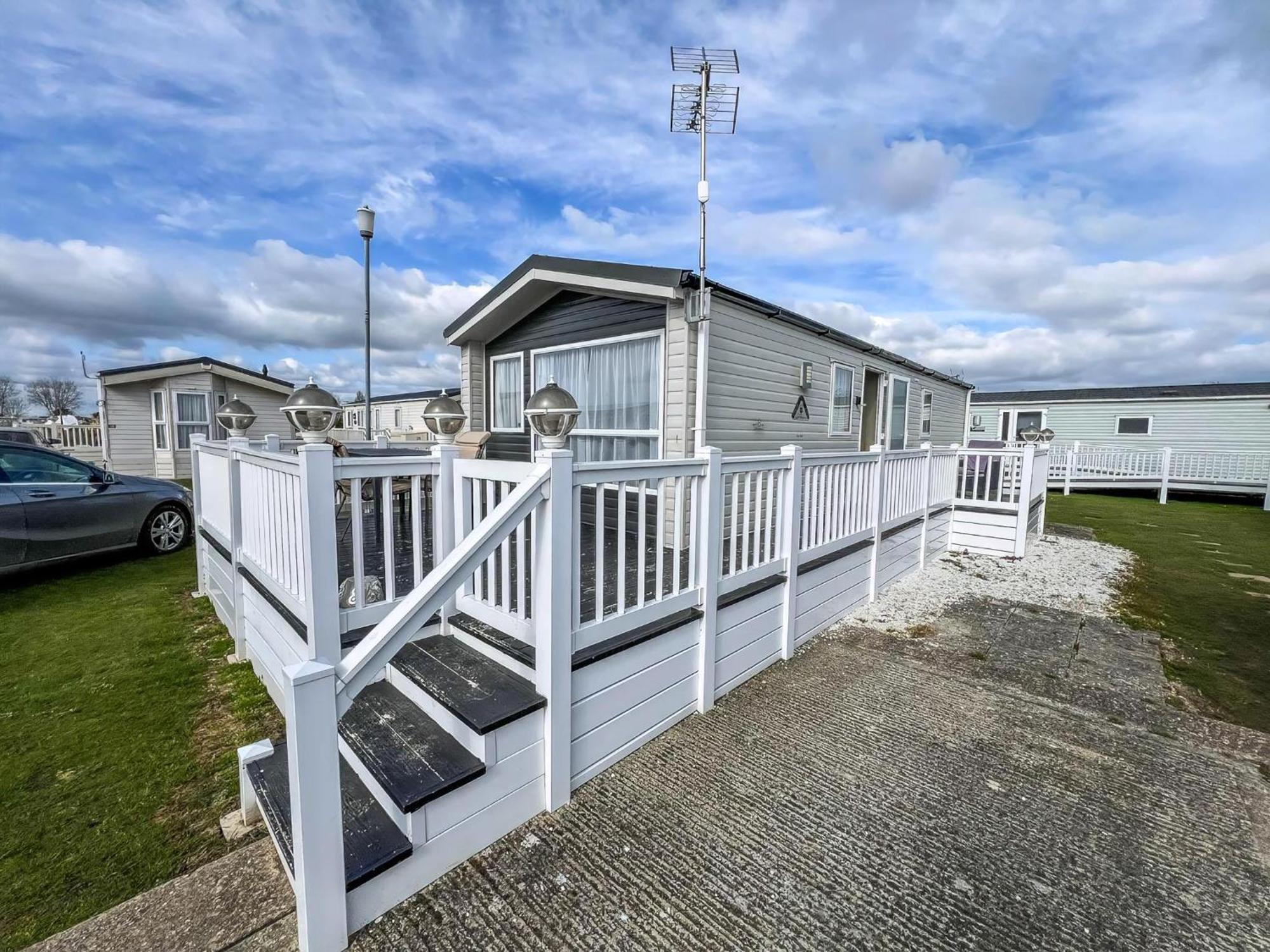 Modern 6 Berth Caravan With Wifi At St Osyth Beach In Essex Ref 28008Pm Клактон-он-Си Экстерьер фото