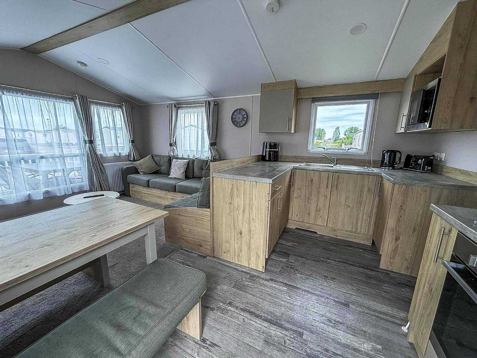 Modern 6 Berth Caravan With Wifi At St Osyth Beach In Essex Ref 28008Pm Клактон-он-Си Экстерьер фото